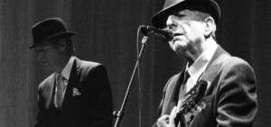 Cohen se dedic&oacute; a la m&uacute;sica luego de que sus libros de poes&iacute;a fracasaran en ventas.