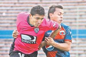 Mario Pineida es uno de los laterales m&aacute;s destacados del Campeonato Nacional. Foto: Archivo