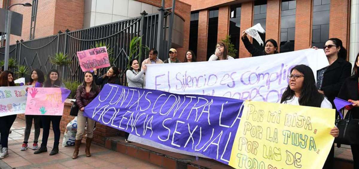 Aunque las redes sociales sirven para comunicarnos, los adolescentes sin informaci&oacute;n sobre sexualidad son proclives a caer en redes pornogr&aacute;ficas. 