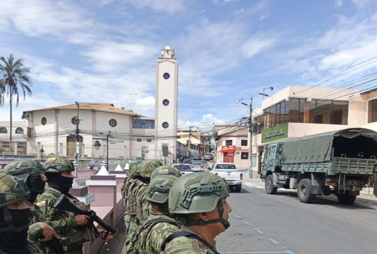 Los militares están vigilando en Quito