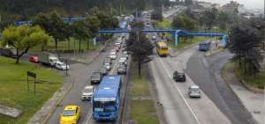 El tr&aacute;nsito de norte a sur a trav&eacute;s de la avenida Mariscal Sucre se complic&oacute; la semana pasada, sobre todo durante los contraflujos.