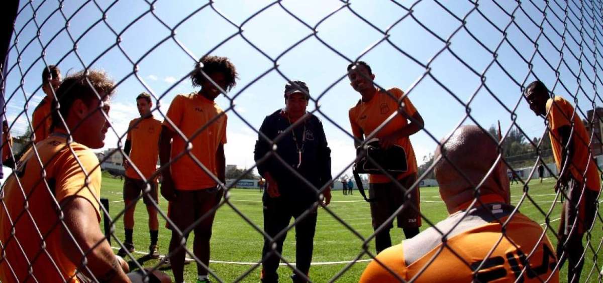 Los jugadores de Deportivo Quito esperan que se les cancele al menos un mes de sus sueldos.