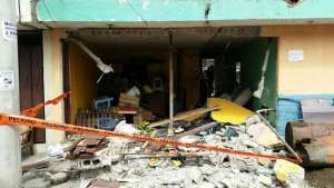 Tras la explosici&oacute;n, la vivienda qued&oacute; gravemente afectada. Los enseres se retiraron ayer. Foto: Cortes&iacute;a