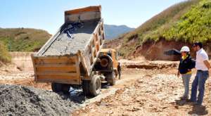 La relavera construida con recursos otorgados por Ecuador Estrat&eacute;gico recibe los desperdicios de minerales. Foto: Fabricio Cruz.