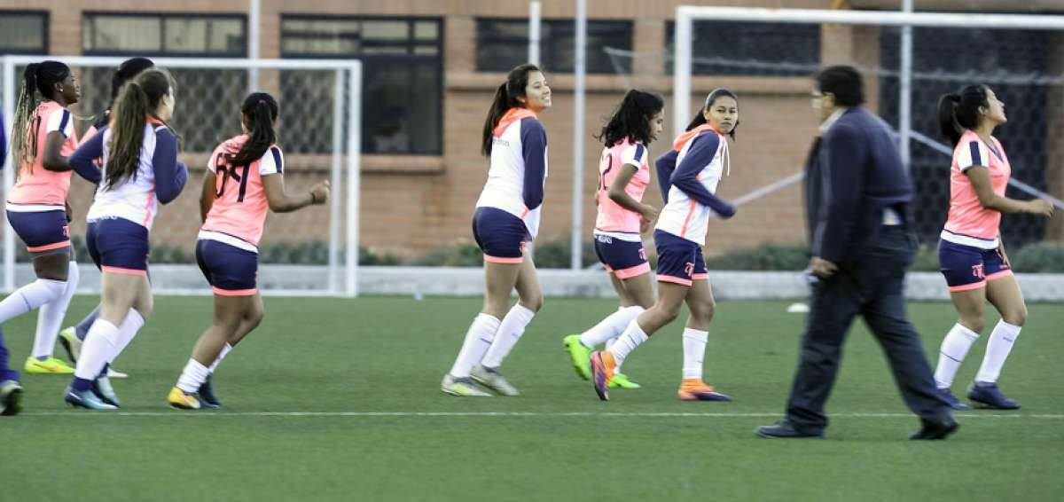 Las futbolistas del club &Ntilde;a&ntilde;as se entrenaron el jueves pasado en la cancha sint&eacute;tica de la Casa de la Selecci&oacute;n, sede de la gran final y en donde han disputado la mayor&iacute;a de partidos en condici&oacute;n de local durante el campeonato.