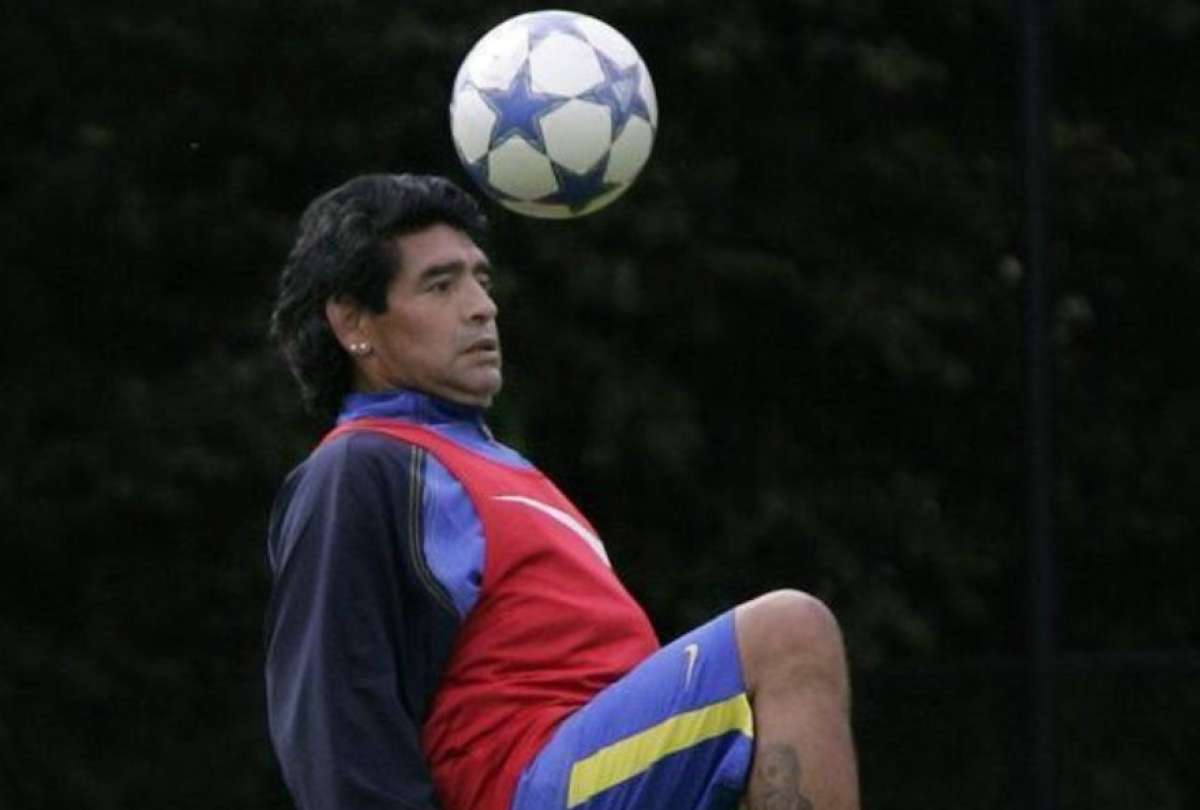 Figura muy parecida a Maradona apareció en un entrenamiento de fútbol