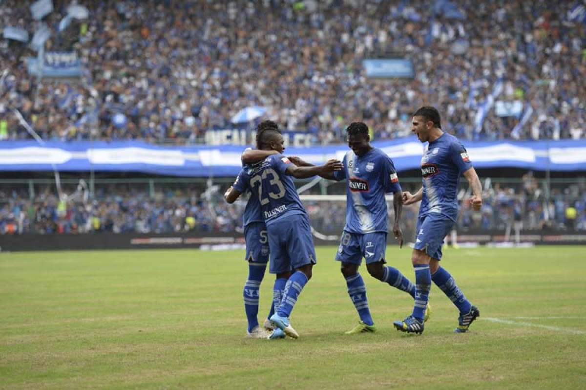 Quinteros arm&oacute; su once titular paras esta noche