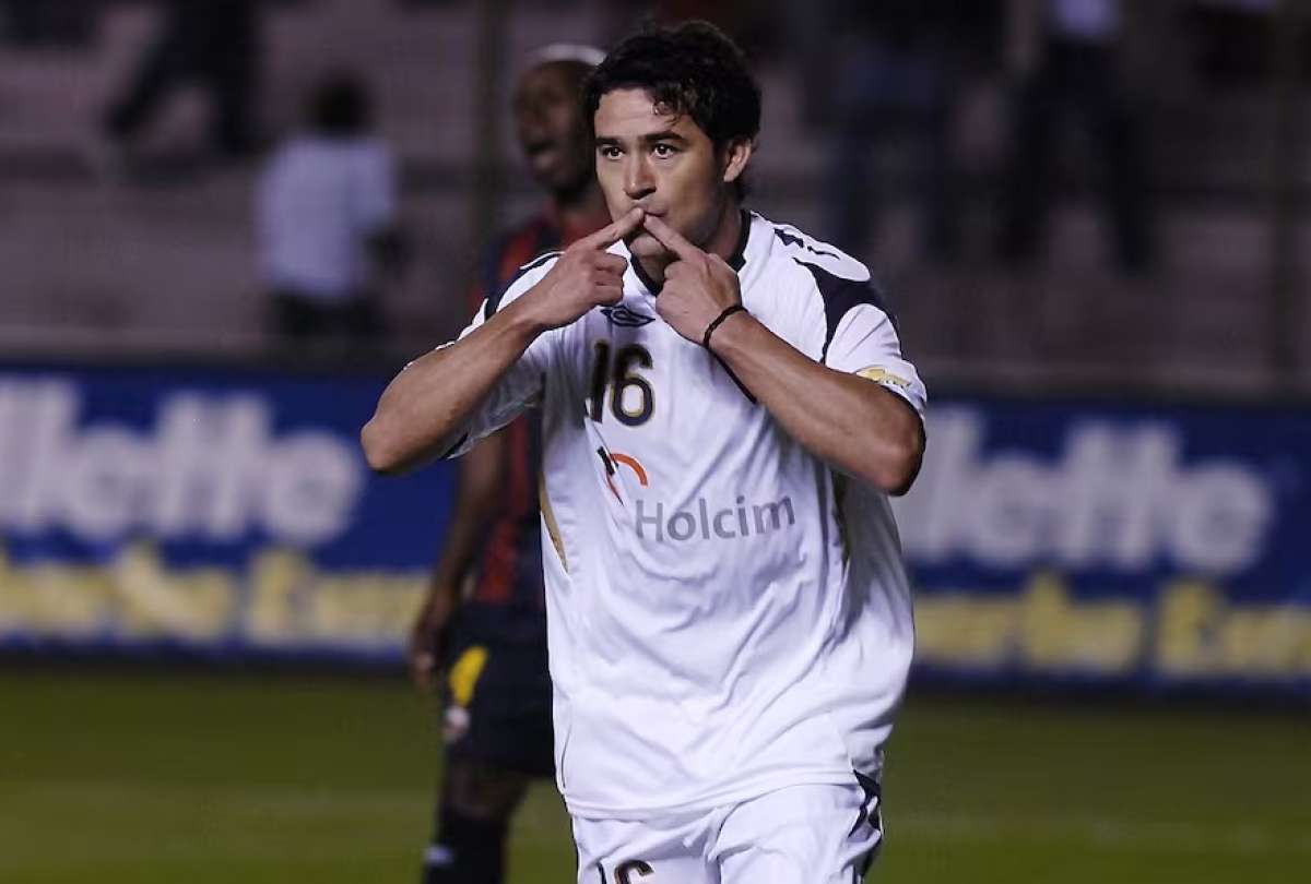 Bieler aviva la rivalidad: provocador mensaje tras triunfo de Liga en el Monumental