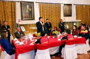 El presidente Correa felicit&oacute; a los deportistas por los logros alcanzados a nivel nacional e internacional. Foto: Cortes&iacute;a de Presidencia