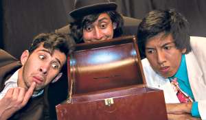 Javier Navarro, Joe &Aacute;lava y Jimmy V&eacute;lez son los n&aacute;ufragos en la obra &lsquo;En altar mar&rsquo; (1961), que la directora Nitsy Grau adapt&oacute; para el p&uacute;blico ecuatoriano. Cortes&iacute;a