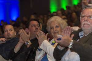 La argentina Estela de Carlotto (c) fue una de las exponentes en la primeras mesas de debate del ELAP 2015. Foto: Jhon Guevara / EL TEL&Eacute;GRAFO