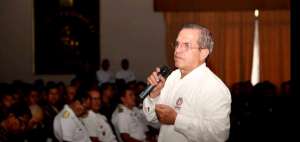 El ministro Ricardo Pati&ntilde;o durante la socializaci&oacute;n este viernes en la Base San Eduardo, en Guayaquil. 