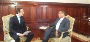 Correa: "La democracia est&aacute; m&aacute;s fuerte que nunca"