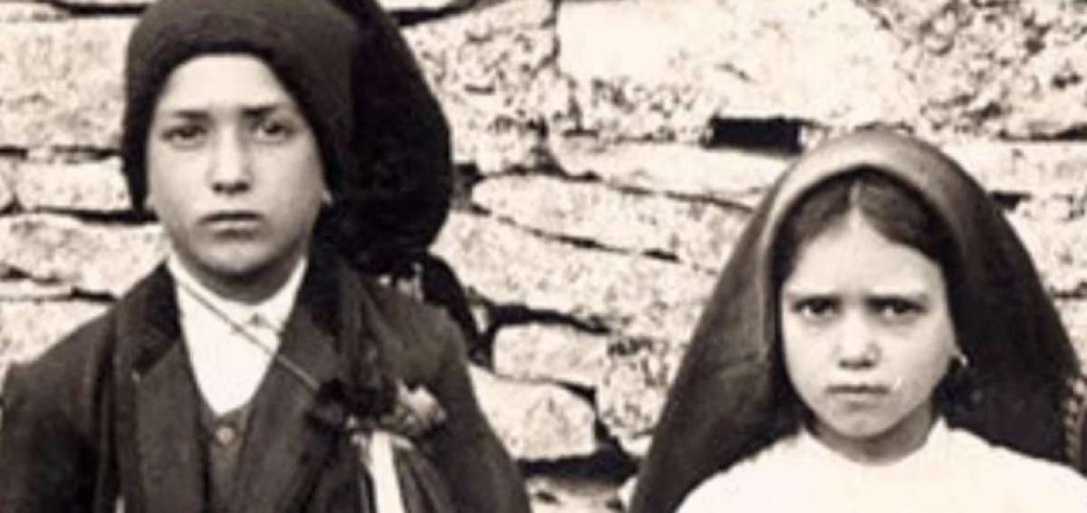 La canonizaci&oacute;n de Jacinta y de Francisco Marto marcar&aacute; el centenario de la "aparici&oacute;n" de la Virgen de F&aacute;tima.
