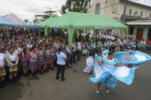 El grupo de danzas Jatu&ntilde;am particip&oacute; en el acto conmemorativo. Foto: Lylibeth Coloma
