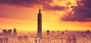 Taipei, con sus tres millones de habitantes, es un mundo por conocer. Quien piense que va a encontrar una ciudad enloquecida por el tr&aacute;fico, se equivoca.