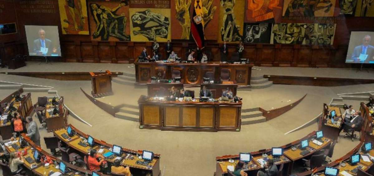 53 asamble&iacute;stas aspiran a conservar su curul