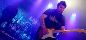 El guitarrista, que ha anunciado una gira por Lima y Santiago de Chile adem&aacute;s de Quito.