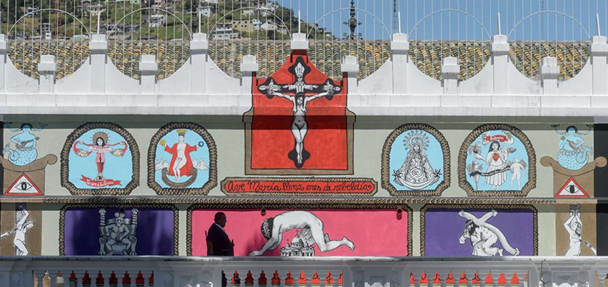 En una de las terrazas del Centro Cultural Metropolitano, el colectivo boliviano y feminista Mujeres Creando pint&oacute; un mural titulado &lsquo;Milagroso Altar Blasfemo&rsquo;. 