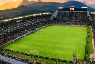 Liga busca entrenador con miras a la Libertadores y la búsqueda del tricampeonato 