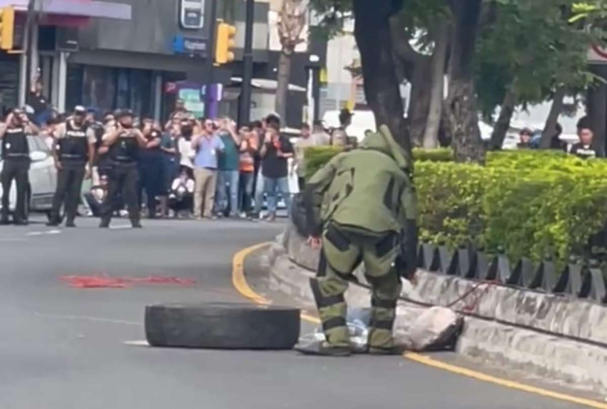 Policía realizó la detonación controlada de un presunto artefacto explosivo colocado en el restaurante Rukito, de Urdesa.