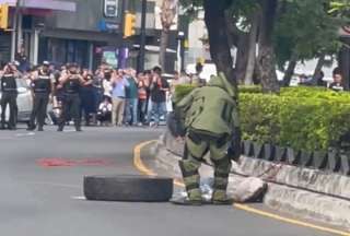 Policía realizó la detonación controlada de un presunto artefacto explosivo colocado en el restaurante Rukito, de Urdesa.