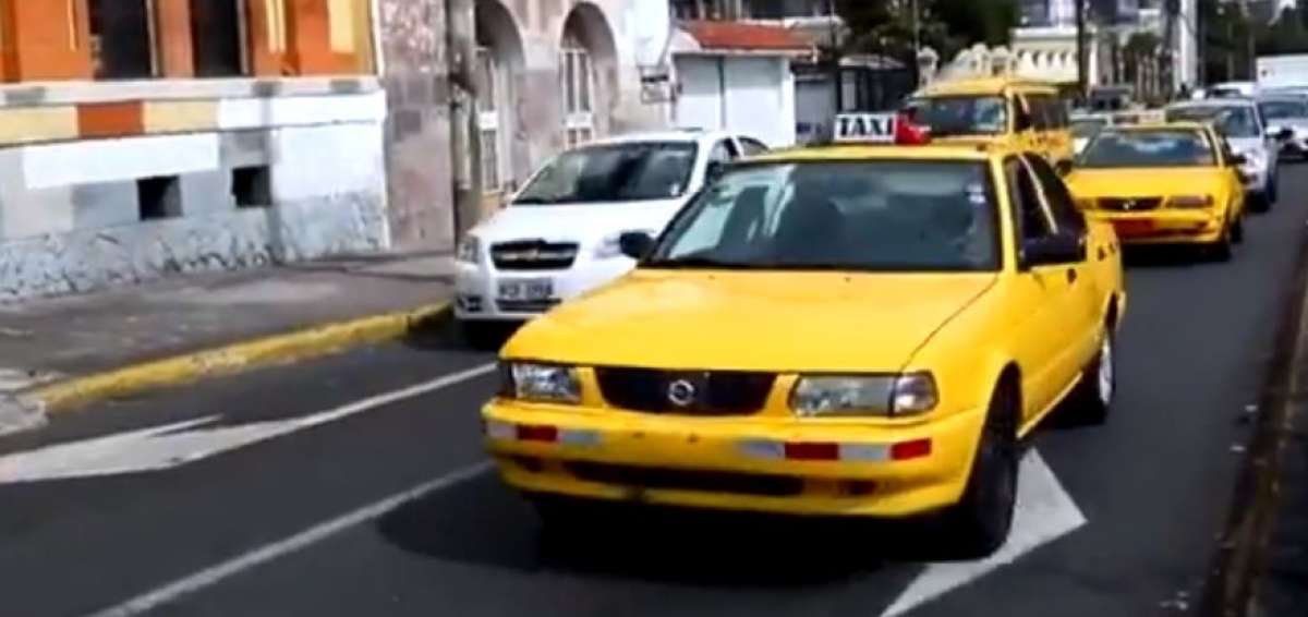 Taxistas protestaron en Quito contra doble Revisi&oacute;n T&eacute;cnica Vehicular
