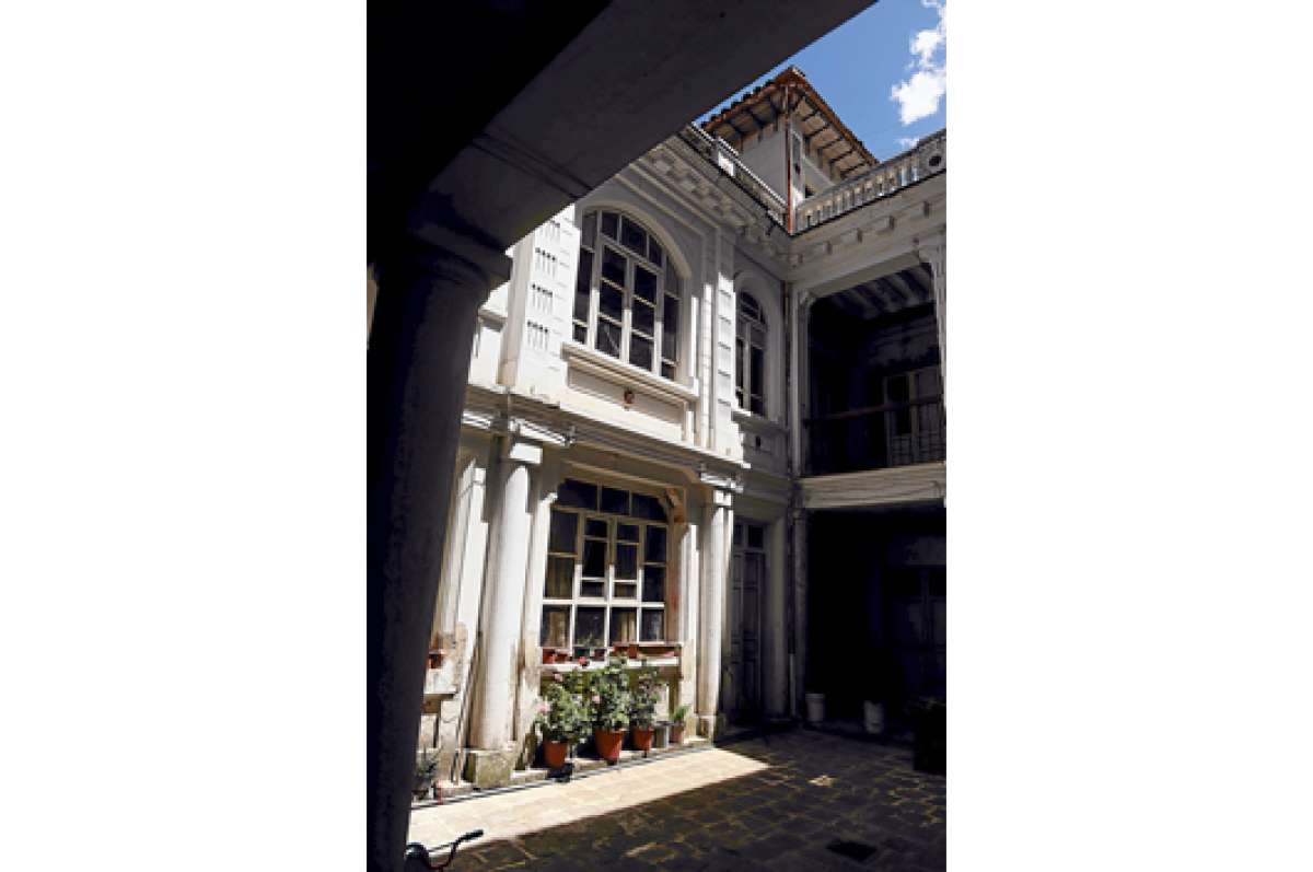 La Casa de Eugenio Espejo a&uacute;n guarda su estructura original y hoy pertenece a la familia Bucheli. 