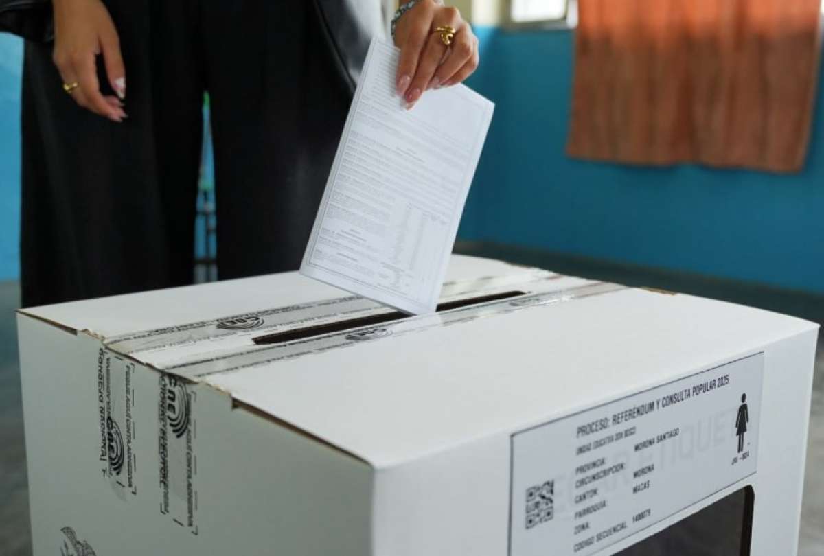 El Consejo Nacional Electoral proyectó los primeros resultados electorales. 