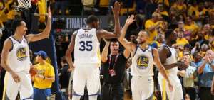 Los Warriors pegan primero ante los Cavaliers en la final de la NBA