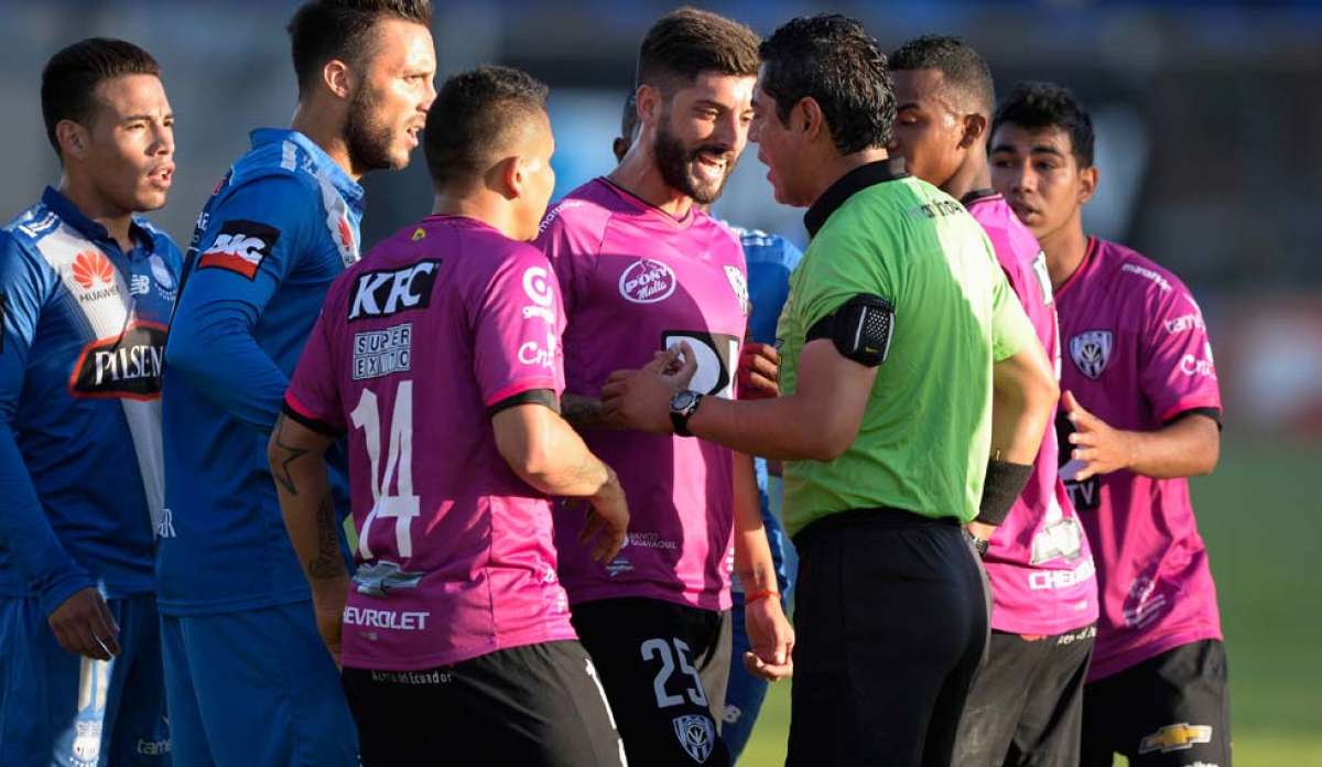 Las decisiones arbitrales molestan a t&eacute;cnicos del f&uacute;tbol ecuatoriano