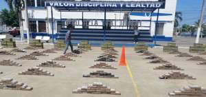 La droga se encontraba camuflada en contenedores y fue hallada en el Puerto Mar&iacute;timo de Machala. Hay un detenido por este caso.