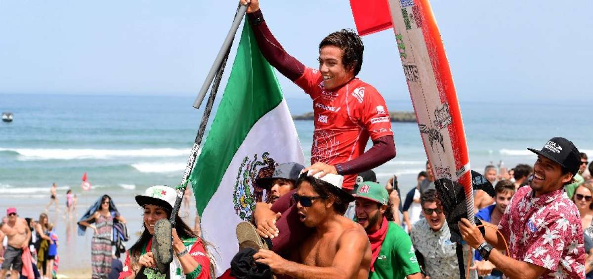 Mexicano Jhony Corzo campe&oacute;n del mundo de surf