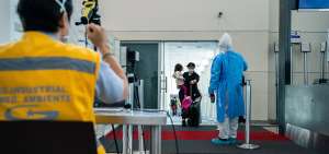Pruebas r&aacute;pidas de covid se realizan en el Aeropuerto de Guayaquil