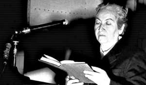Las escritoras mapuches Elicura Chihuahua y Graciela Huinao integran la mesa de Interculturalidad. La VIII FIL est&aacute; dedicada a la poeta Gabriela Mistral. Foto: Tomado de beethovenfm.cl
