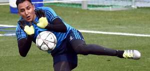 Keylor Navas est&aacute; en duda por una tendinitis