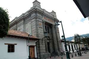 8 mausoleos que hacen historia en Ecuador 