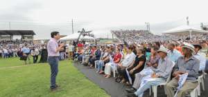  El vicepresidente Otto Sonnenholzner durante su intervenci&oacute;n en la celebraci&oacute;n por los 51 a&ntilde;os de vida del Seguro Social Campesino, en Vinces.