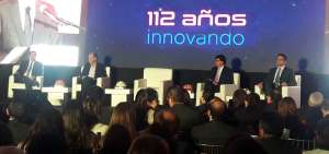 Entre los participantes del acto de aniversario de la C&aacute;mara de Comercio de Quito estuvieron los ministros Pablo Campana y Enrique Ponce de Le&oacute;n.