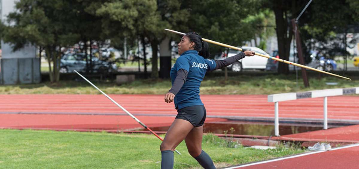 La orense Yulexi Angulo reafirm&oacute; ser la mejor lanzadora de jabalina femenina de la categor&iacute;a juvenil en el pa&iacute;s.