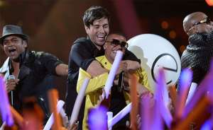 Enrique Iglesias lidera lista de ganadores de los Premios Juventud