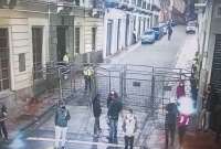 Cierre de vías en el Centro de Quito por manifestación de taxistas