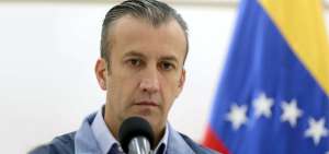 El vicepresidente de Venezuela, Tareck El Aissami, anunci&oacute; el inicio de las operaciones con petro la medianoche del lunes en el palacio Miraflores.
