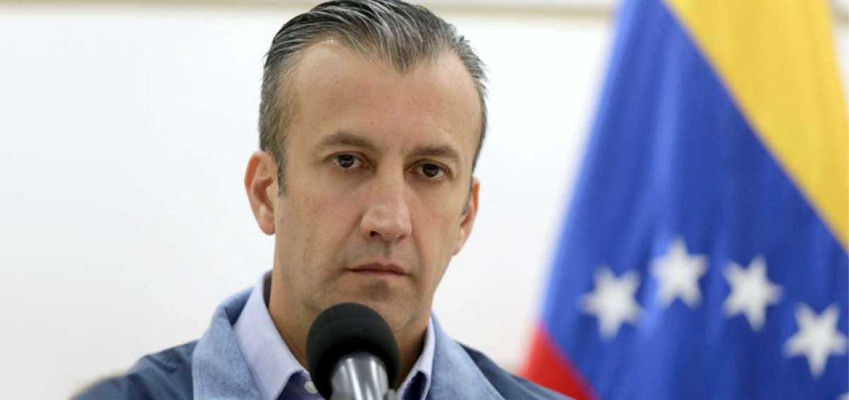 El vicepresidente de Venezuela, Tareck El Aissami, anunci&oacute; el inicio de las operaciones con petro la medianoche del lunes en el palacio Miraflores.