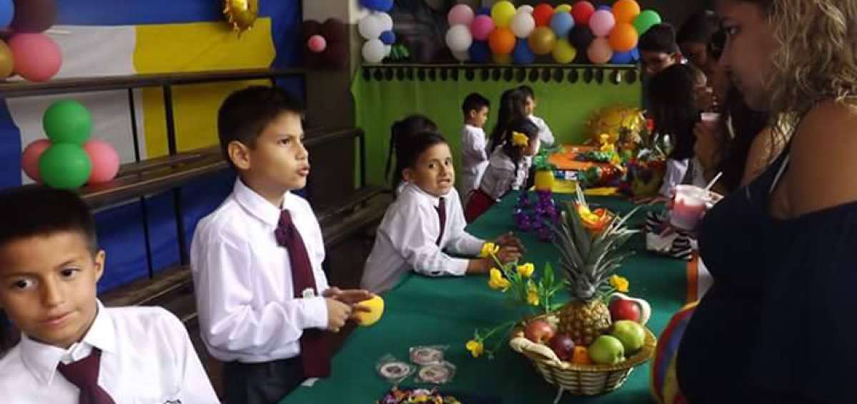 El objetivo de esta feria es que los estudiantes dominen algunas de las asignaturas que ven en las aulas y lo demuestren en p&uacute;blico.