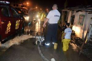 Organismos de socorro atendieron la emergencia. Foto: cortesia Valle Hermoso, enviado por el Gobierno Provincial de Santo Domingo de los Ts&aacute;chilas. 
