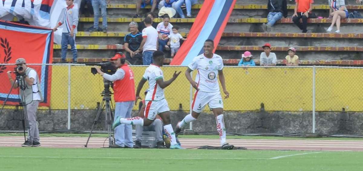 Mushuc Runa venci&oacute; a El Nacional con 10 jugadores
