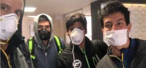 Nadadores de aguas abiertas regresan al pa&iacute;s en un vuelo humanitario