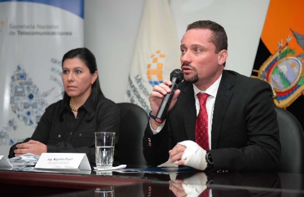 Augusto Esp&iacute;n, ministro de Telecomunicaciones. Foto: Santiago Aguirre / El Tel&eacute;grafo.