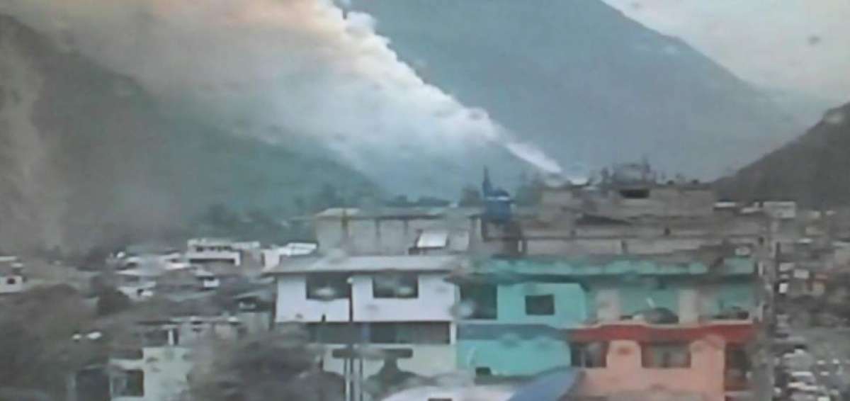 Despu&eacute;s de un arduo trabajo que dur&oacute; poco m&aacute;s de un d&iacute;a, los bomberos lograron finalmente controlar el fuego que afect&oacute; 50 hect&aacute;reas.